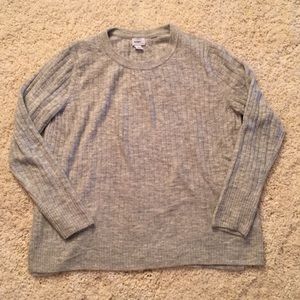 Old Navy light gray sweater